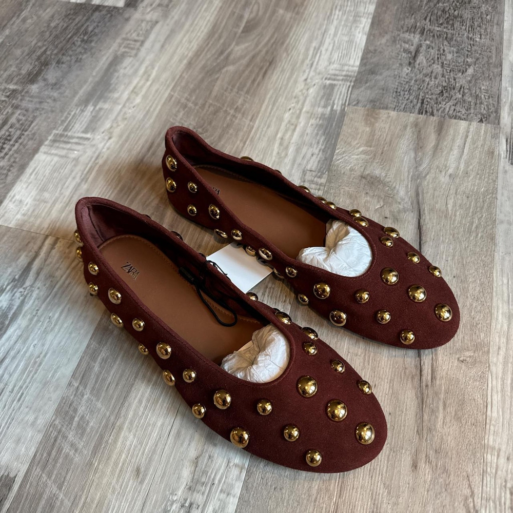 ZARA LEARHER STUDDED SUEDE BALLET FLATS. SIZE 8 or 39